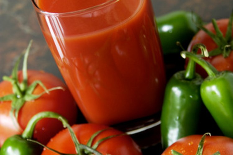Los jugos de vegetales bajos en sodio son tu mejor elección.