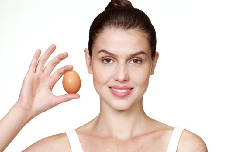 Los huevos contienen vitaminas como la B6, que es importante para la función adecuada de tu hígado y riñones.