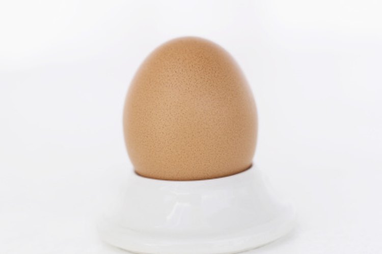 Los huevos duros son una fuente completa de proteínas sin la grasa adicional de otros métodos de cocción.