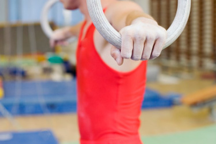 Los ejercicios de fuerza son la base del entrenamiento de un gimnasta.