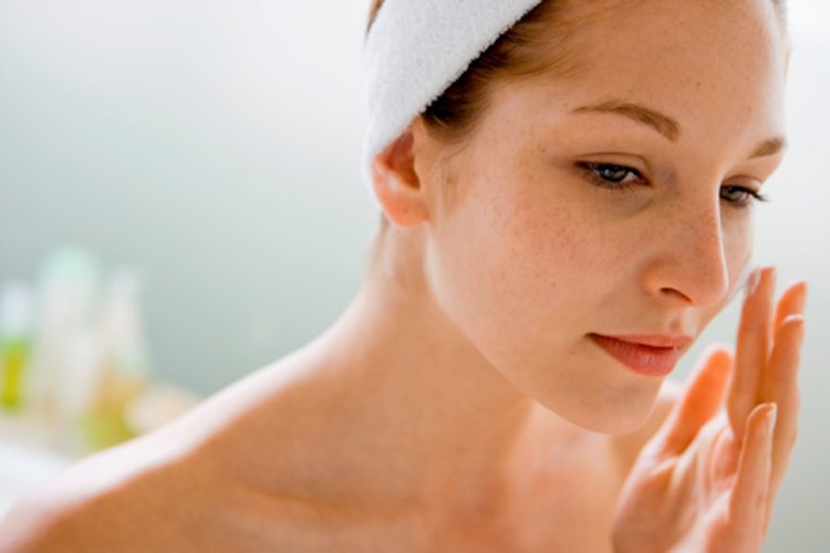 La crema con acetonida de triamcinolona es antiinflamatoria.