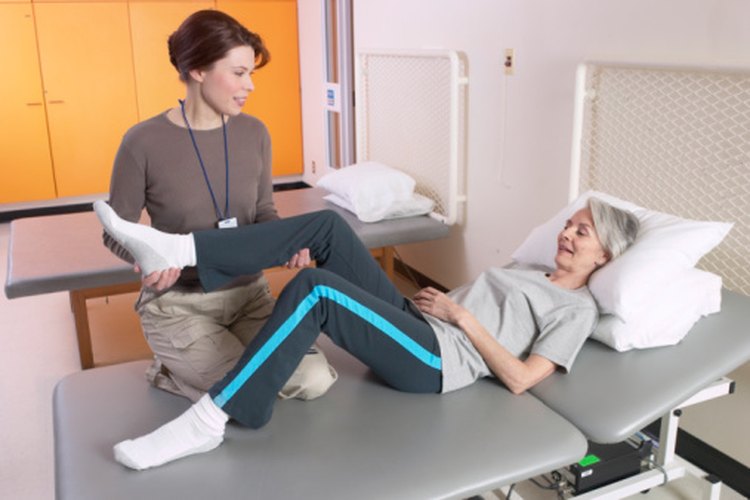 Los ejercicios de terapia física pueden ayudar a reducir los síntomas del temblor esencial.