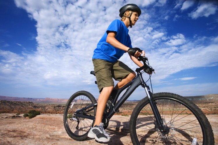 El ciclismo es una forma efectiva de ejercicio aeróbico para adolescentes.