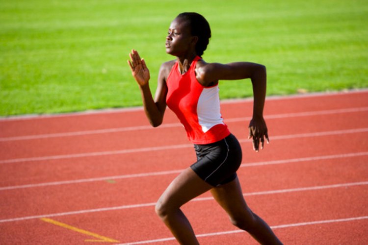 Correr (sprint) aumenta el riesgo de sufrir una lesión en el muslo.