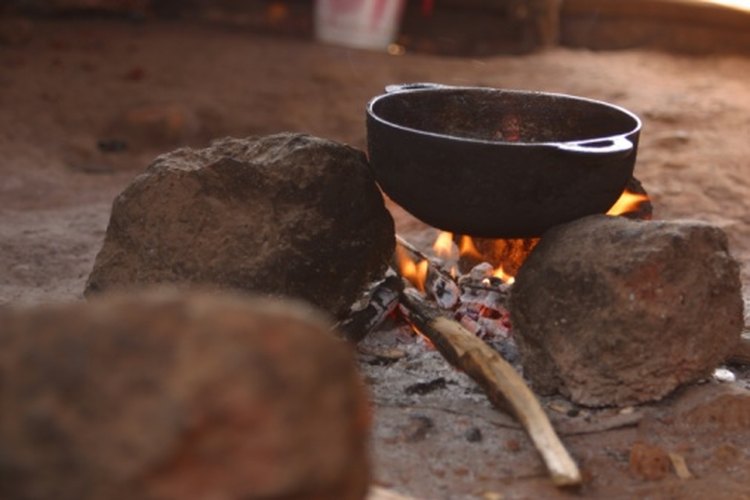 cooking with cast iron on open fire