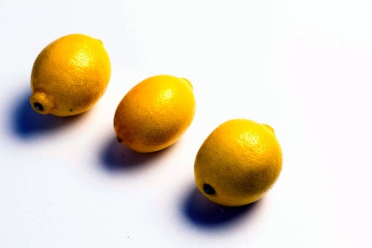 ¡El jugo de limón es un exterminador natural de granos!