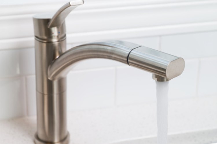 Enjuaga tus picaduras con agua caliente.