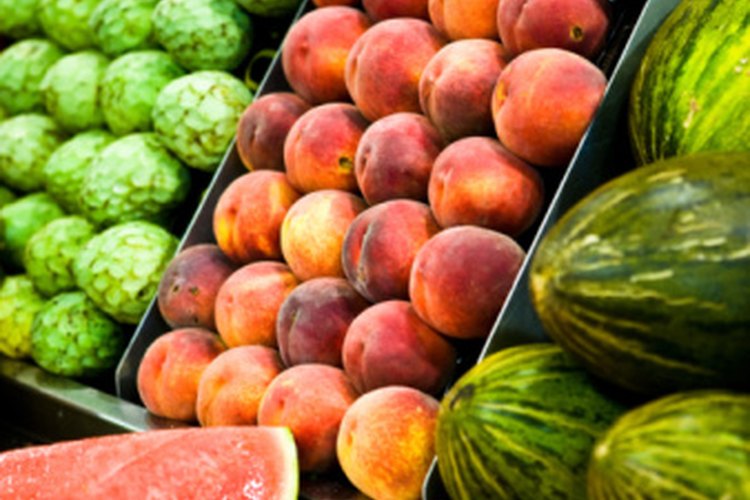 Las verduras y frutas frescas son bajas en grasas saturadas.