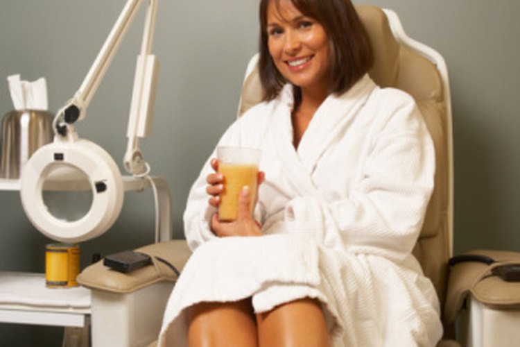 Pedicure Etiquette | LEAFtv