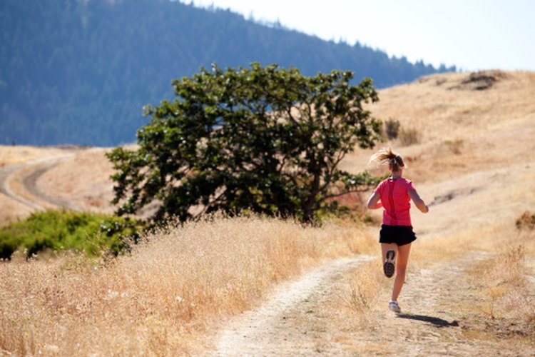 Correr es una manera de bajo costo para quemar calorías.