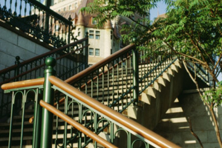 Subir escaleras ayuda a equilibrar un cuerpo con forma de triángulo invertido.