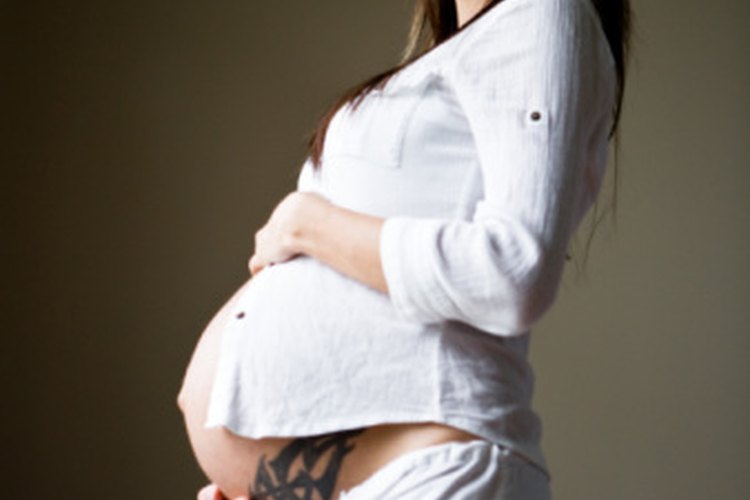 Después de los 30 años, la posibilidad de concebir de una mujer disminuye.