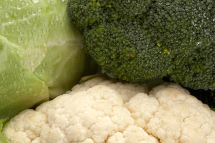 El brócoli y la coliflor contienen compuestos que matan a H. pylori.