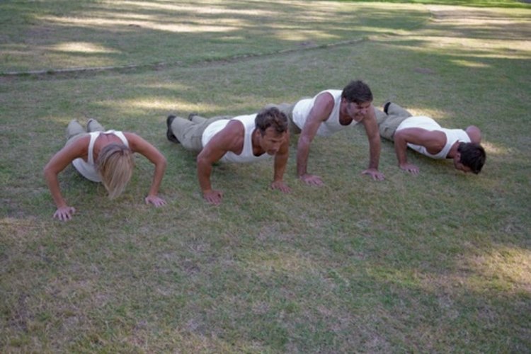 Un hombre de 40 años debe ser capaz de hacer 27 flexiones de brazos.