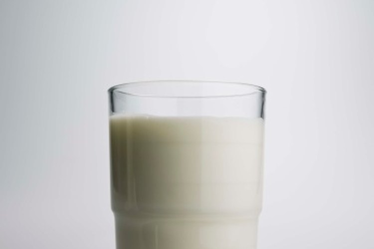 La leche evaporada es una leche a la que se le ha eliminado la mayor parte de su agua.