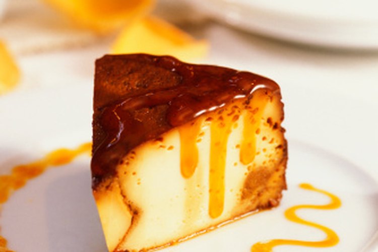 Las calorías en una rebanada de cheesecake dependerán ampliamente de los ingredientes.
