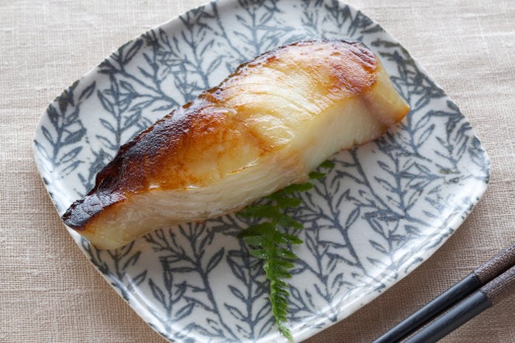 Recalienta el pescado en el horno, no en el microondas.