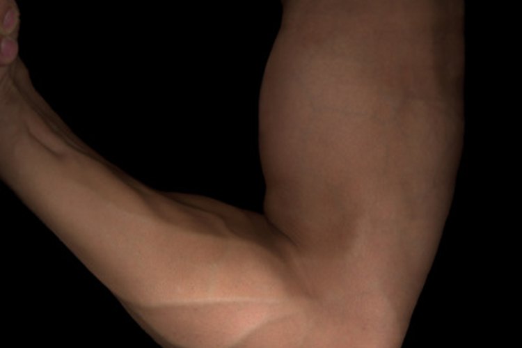 Suplementos como Wheybolic Extreme 60 de GNC pueden ayudar a ganar musculatura rápidamente.