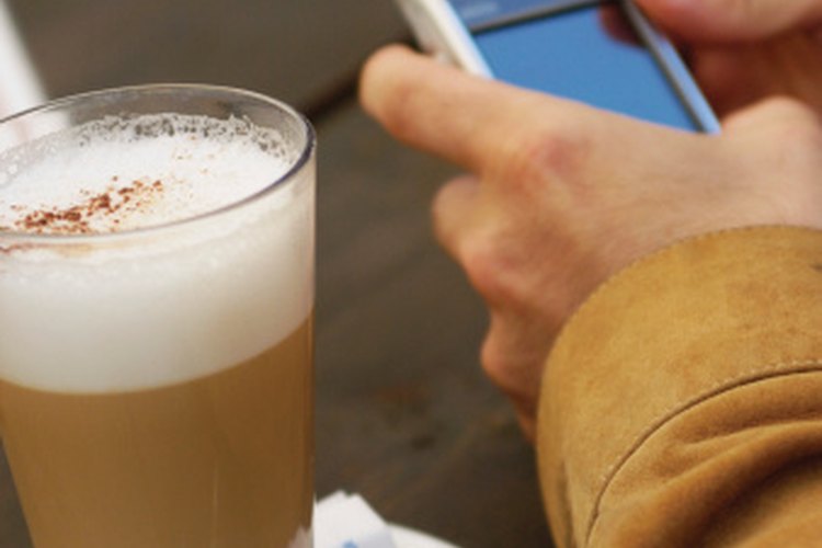 El consumo excesivo de cafeína aumenta el riesgo de la baja densidad ósea.