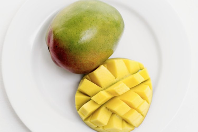 los mangos podrían beneficiar la salud digestiva de muchas maneras.