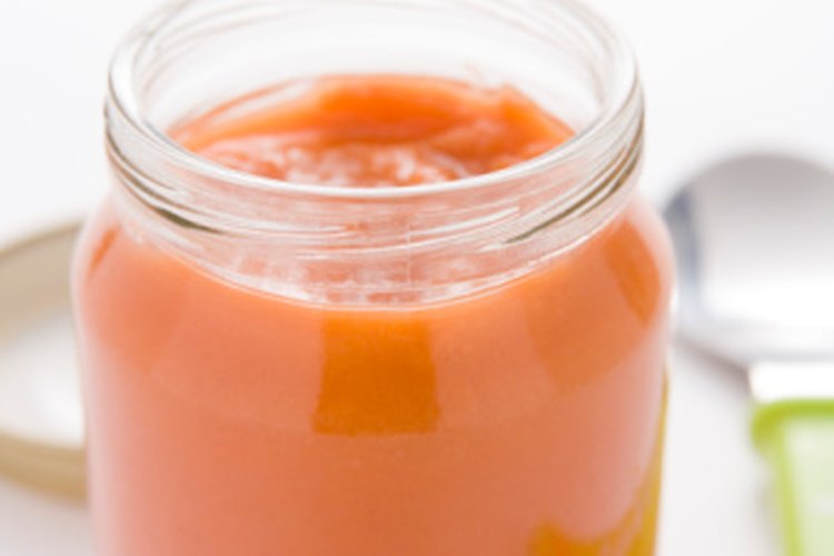 Puedes usar una licuadora para hacer puré la mayoría de los alimentos.