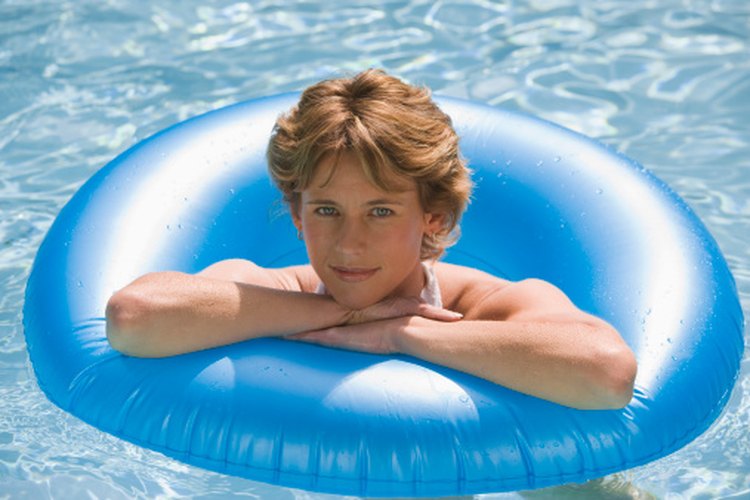 Puedes tener permiso para relajarte en la piscina un mes después de la histerectomía.
