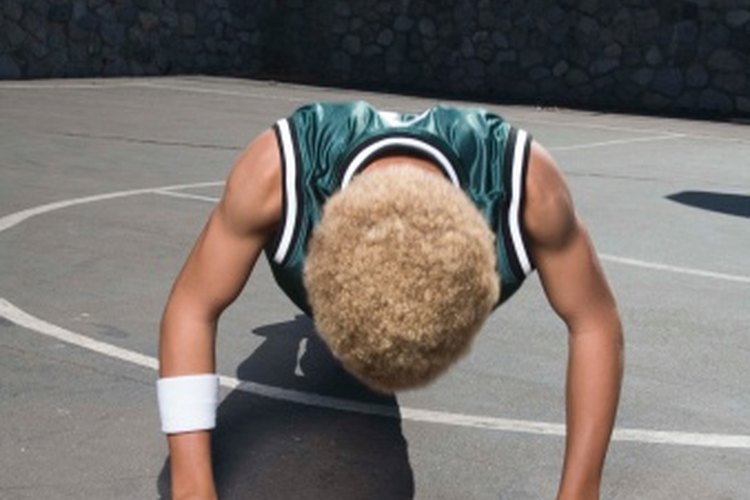 Un adolescente debe hacer ejercicios de entrenamiento de fuerza durante varios días a la semana.
