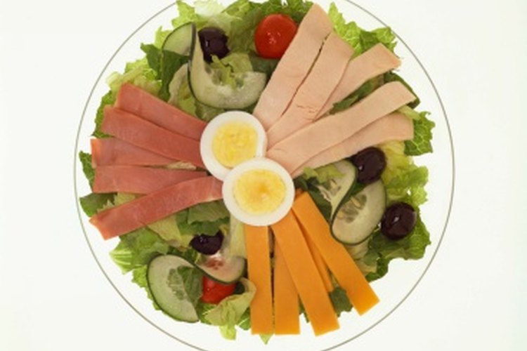Las carnes magras, queso y los huevos son una excelente fuente de proteína.