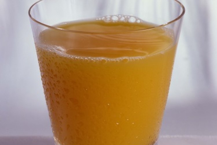 La vitamina C es un nutriente que necesitas a diario, pero si tomas altas dosis puede ocasionarte diarrea.