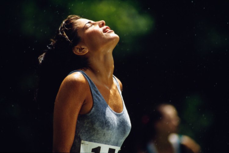 La transpiración ayuda a regular la temperatura del cuerpo.