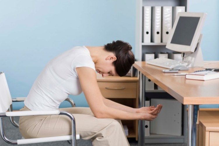 Hacer ejercicio durante la jornada de trabajo puede fortalecer tus abdominales de manera sorprendente.