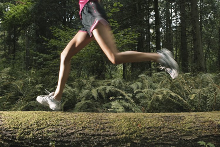Correr quemará calorías y adelgazará tus piernas y tus nalgas.