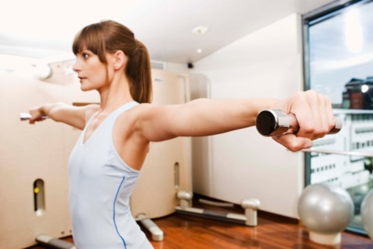 Levantar pesas quema grasa y acelera a tu metabolismo.