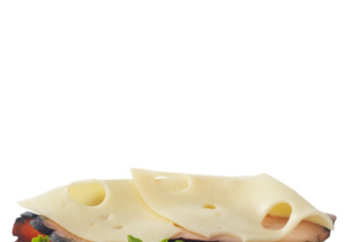El jamón y queso son una combinación clásica para sandwich.