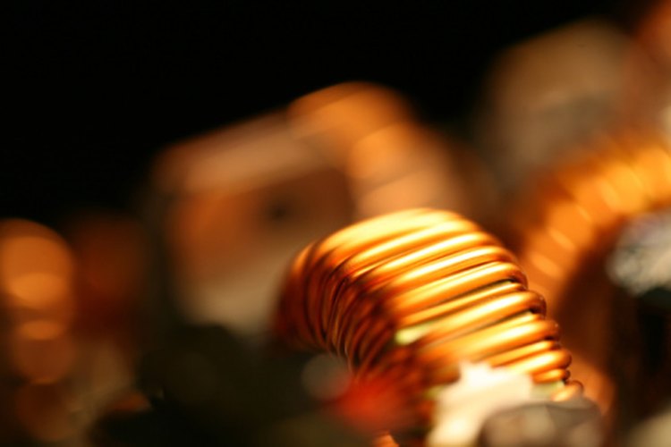 El cobre es un metal iónico que se absorbe activamente en el cuerpo a través de la piel.