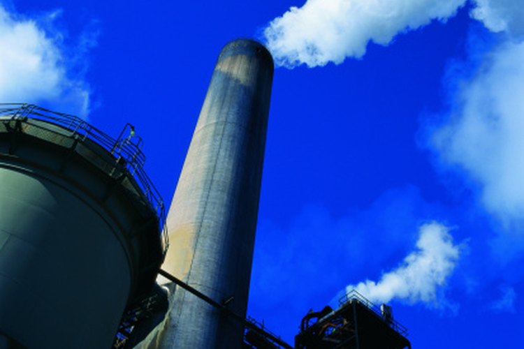 Las emisiones contaminadas de las chimeneas no son necesariamente de color negro.
