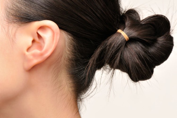 Consigue un cabello brillante y libre de caspa con azufre.