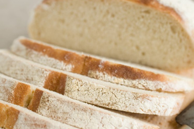 El moho del pan crece más rápidamente en el pan rancio seco.