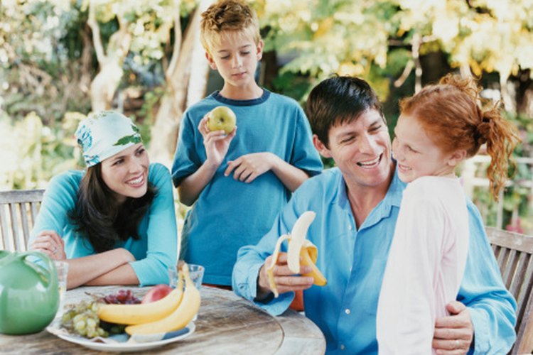 Las vitaminas deben suministrar los nutrientes necesarios que se encuentran en los alimentos.