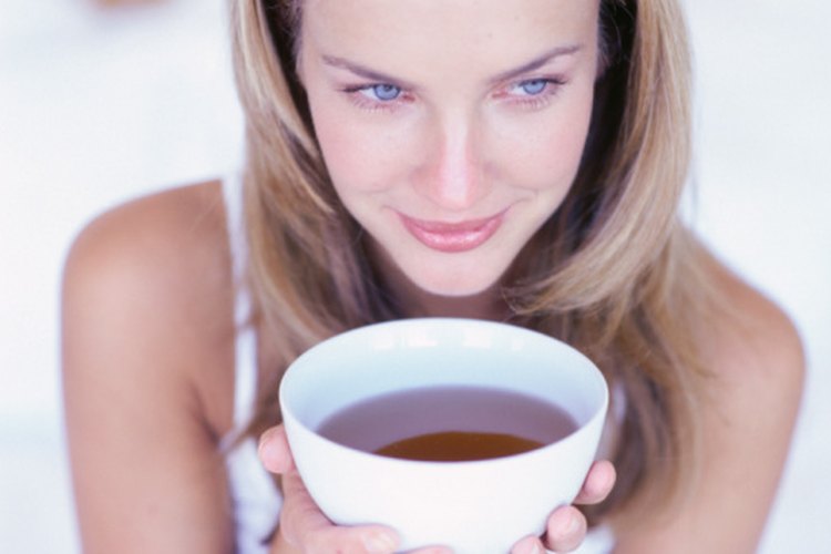 Bebe té de hierbas en lugar de café para evitar el vértigo.