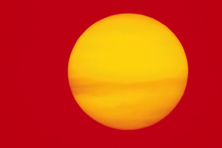 El sol ayuda a que la vitamina D que tienes almacenada se active.