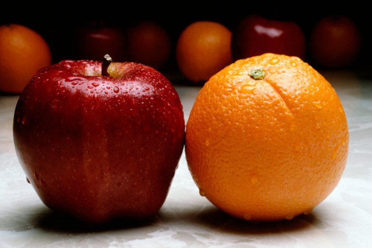 Una pequeña manzana y una pequeña naranja equivalen a una porción de fruta.