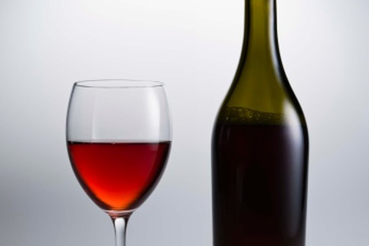 No necesariamente tienes que abandonar el vino para controlar tu nivel de azúcar en sangre.