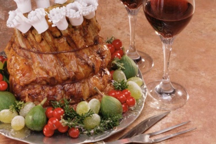 Las costillas de cerdo asadas tienen una presentación espectacular.