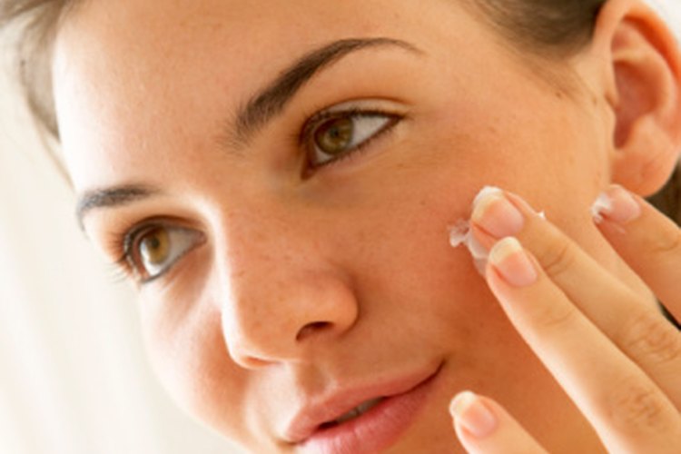 Muchas mujeres usan crema facial Pond´s.