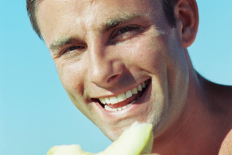 Las frutas frescas también proveen agua a tus músculos.