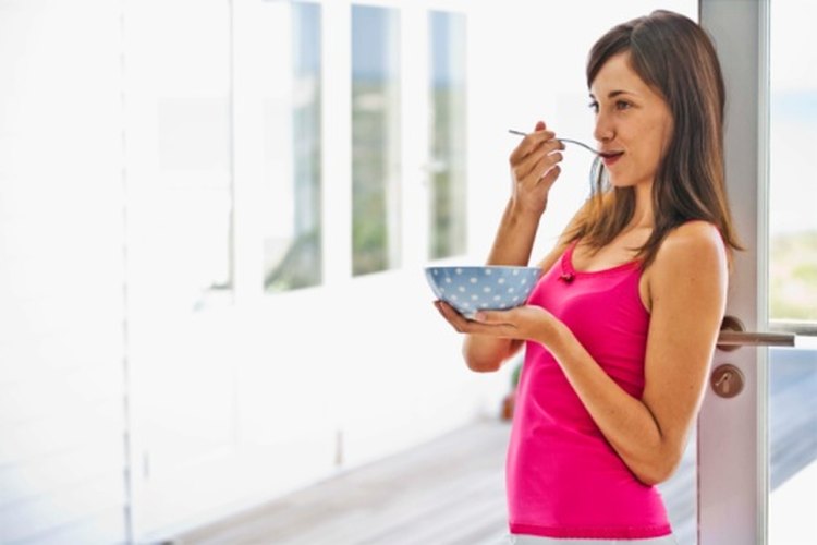 Comer cinco veces al día puede ayudarte a consumir más calorías para aumentar de peso.