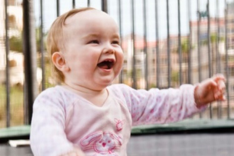 Los bebés de 6 meses tienen un amplio rango de peso sano.