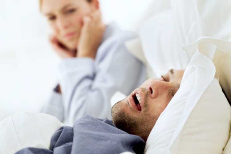 La apnea del sueño provocar lentitud en el ritmo cardíaco.