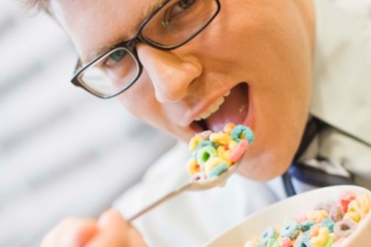 Muchos cereales comunes para el desayuno tienen un contenido elevado de azúcares refinados.